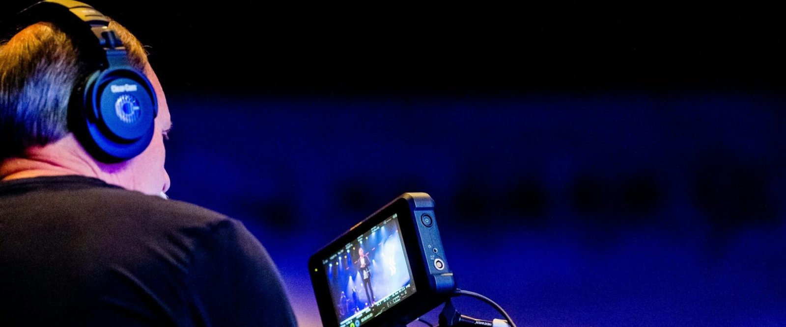 pexels-caleboquendo-11140385