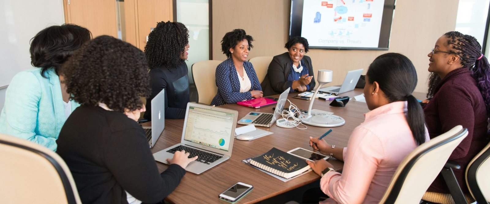 pexels-divinetechygirl-1181355